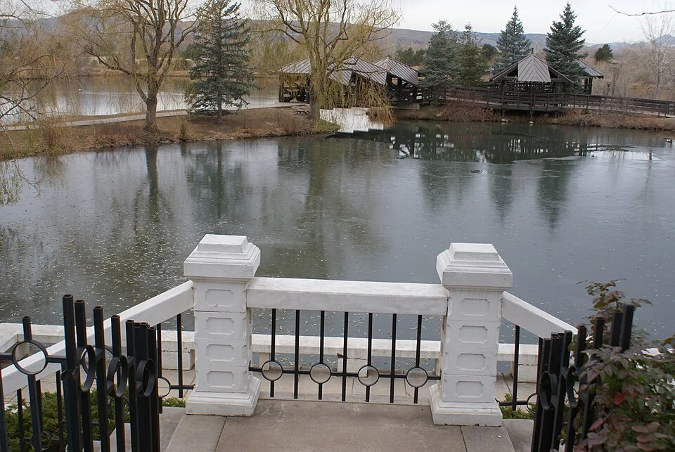 Kountze Lake shore and old dock setting in Belmar Park, November 2010; not a current boating service