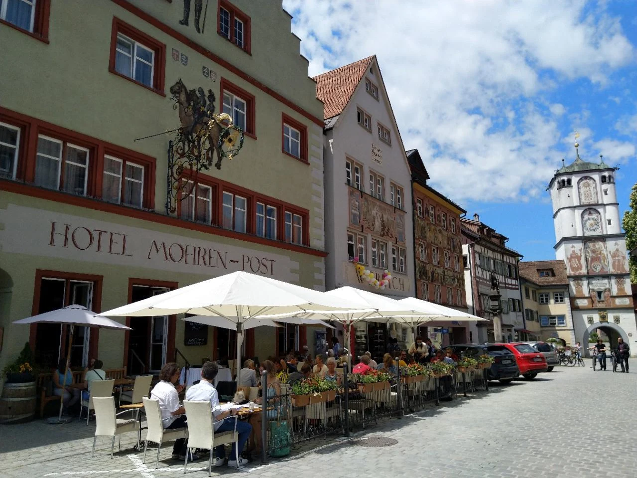 Wangen Herrenstraße boyunca evler ve Mohren-Post, 2021