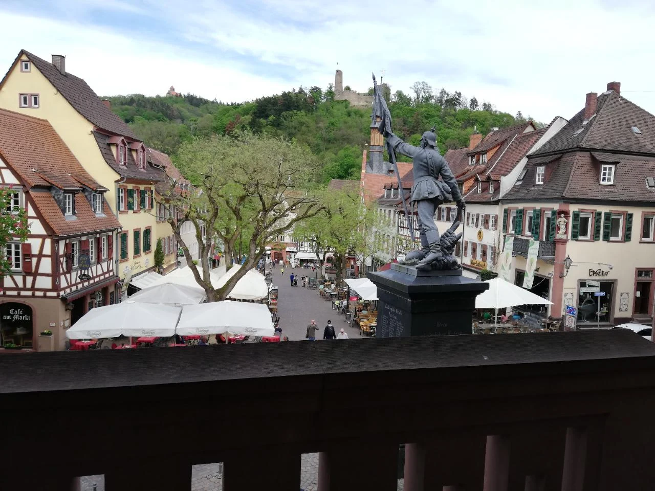 Monument and house facades on Weinheim Marktplatz