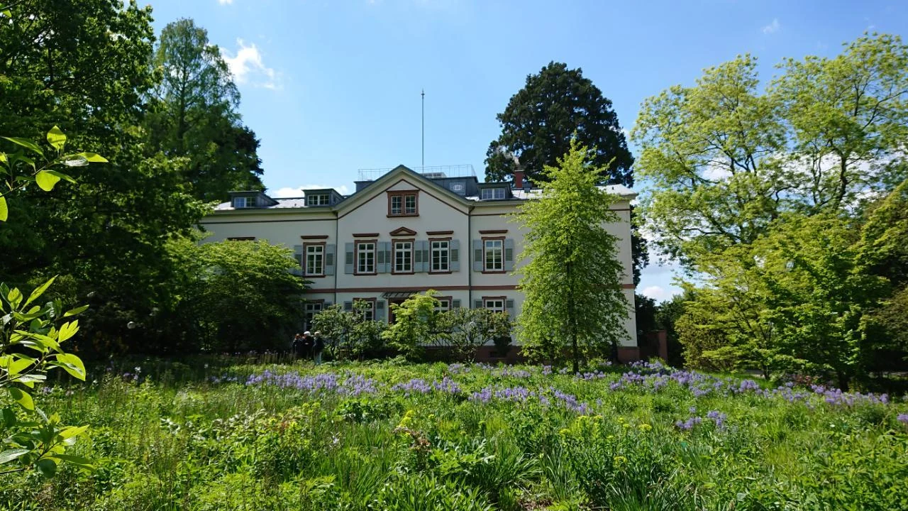 Garden and building at Hermannshof