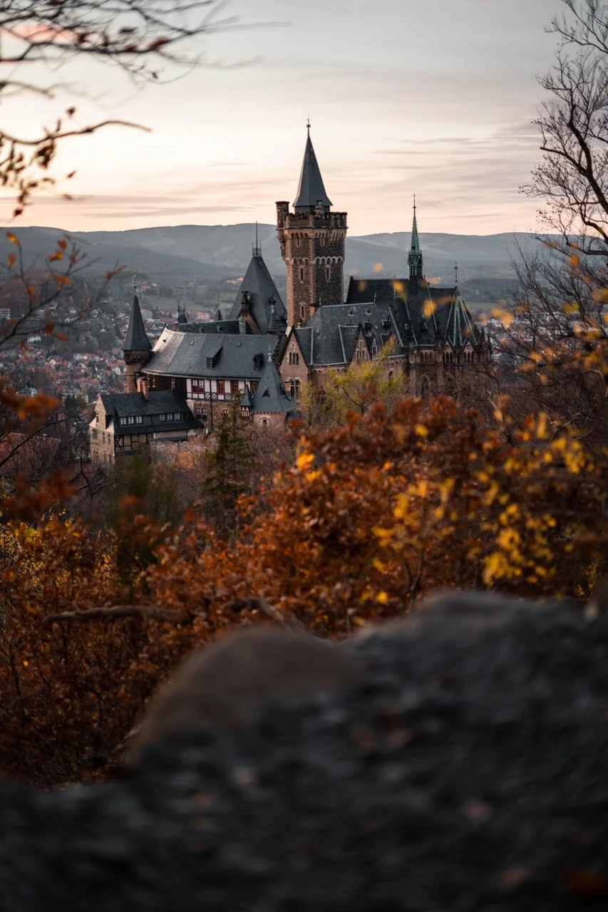 Wernigerode sarayının sonbahar dış görünümü