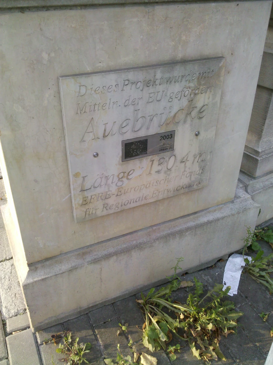 Close view of the stone inscription at Auebrücke in Zeitz, 2016
